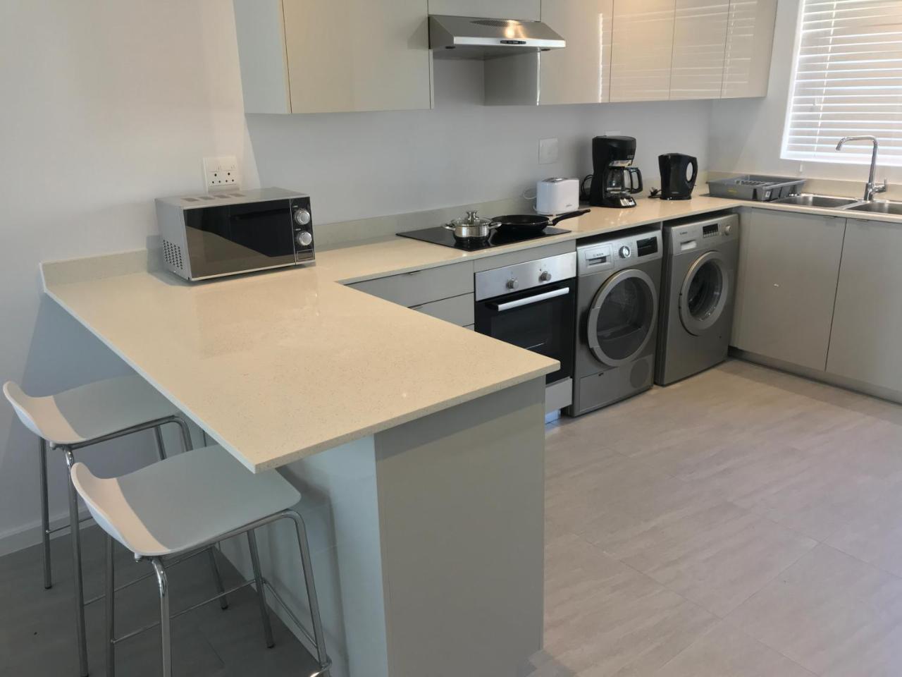 De Waterkant Piazza Apartments เคปทาวน์ ภายนอก รูปภาพ